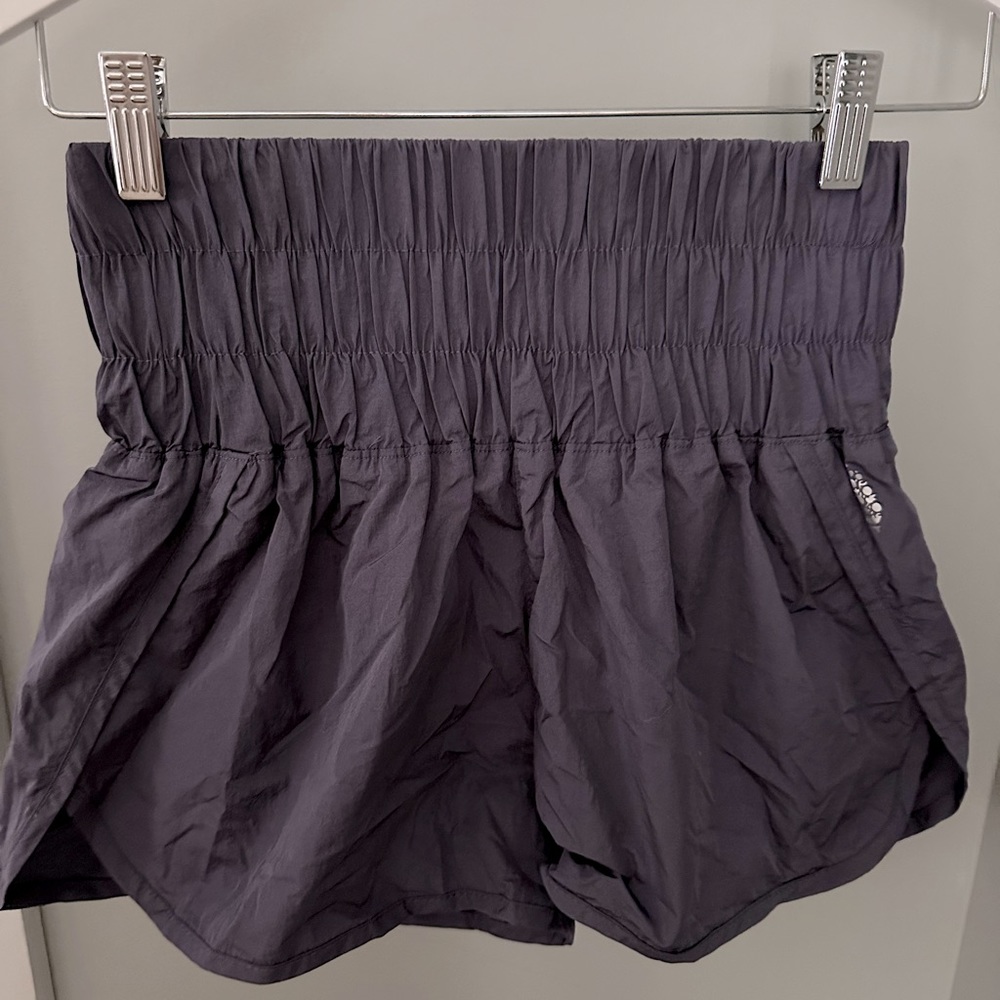 FREE PEOPLE MOVEMENT SHORTS SIZE SMALL IN COLOR DEEP SEA